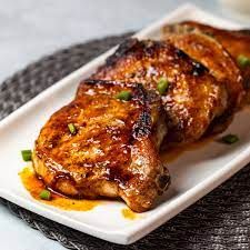 Cotlet cu miere&usturoi, crochete de cartofi + DESERT Prăjitura copilăriei