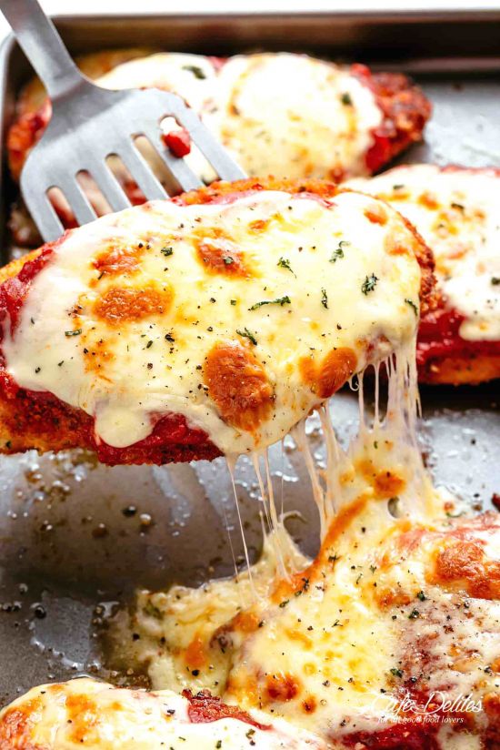 Pollo alla Parmigiana, piure, salată verde