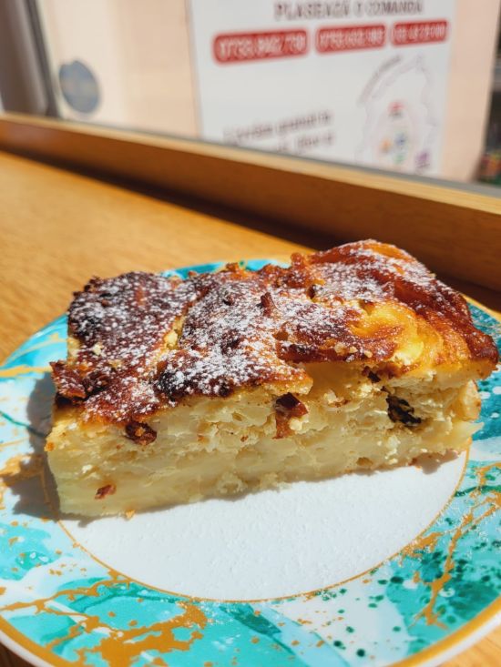 Budincă cu brânză dulce și stafide