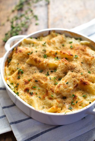 Paste la cuptor cu sos alb, pui, ciupercute, gratinate cu cascaval