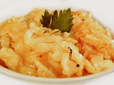 Friptura de purcel coaptă in tihna, piure, salata varza murata