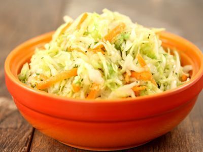 Tocanita ardeleasca de pui + Salata Varza