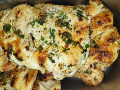 Fettuccine Alfredo cu piept de pui grill