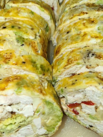 Rulada de dovlecel cu piept de curcan + piure + Ciocoflan